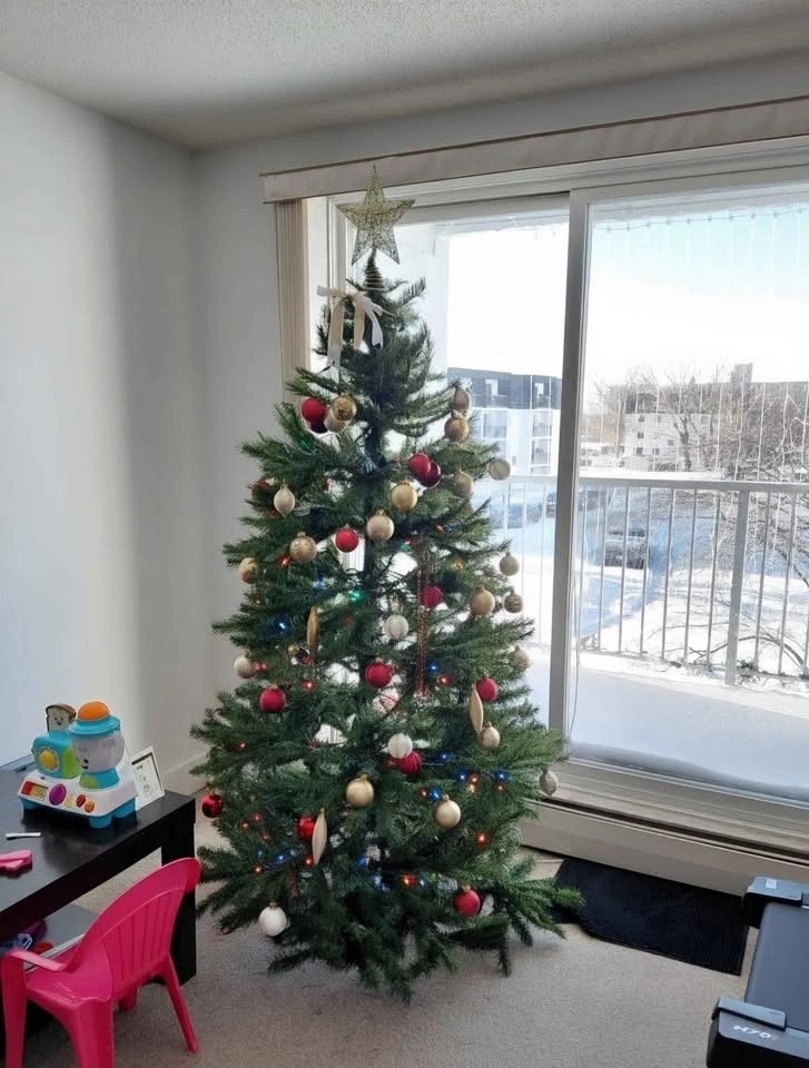 Christmas Tree with decorations - photo 2