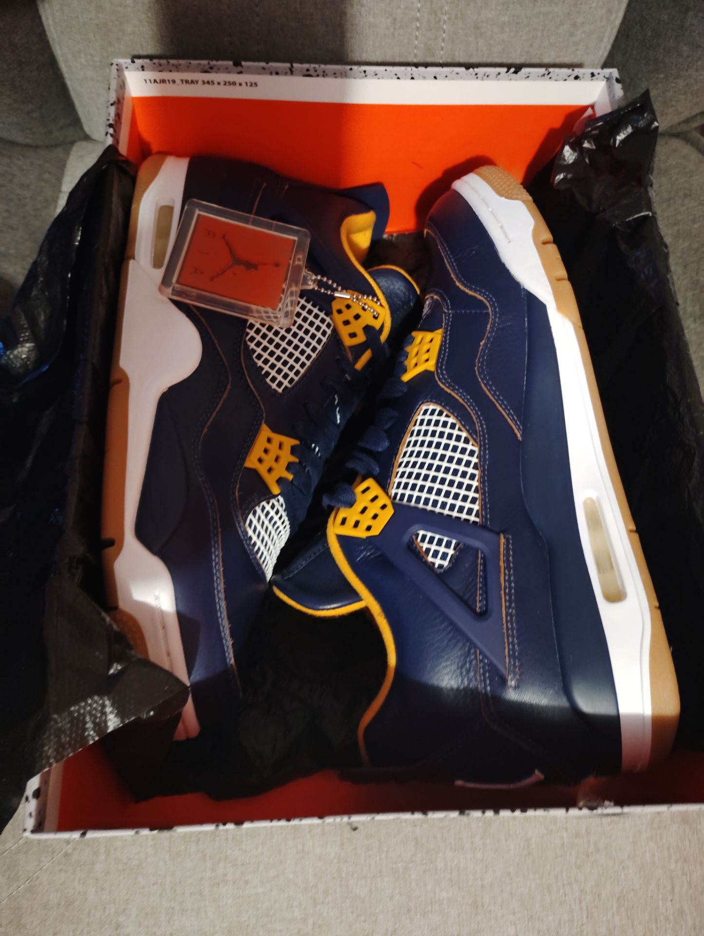 Jordan Retro 4 Mid Navy & Metallic Gold - photo 2