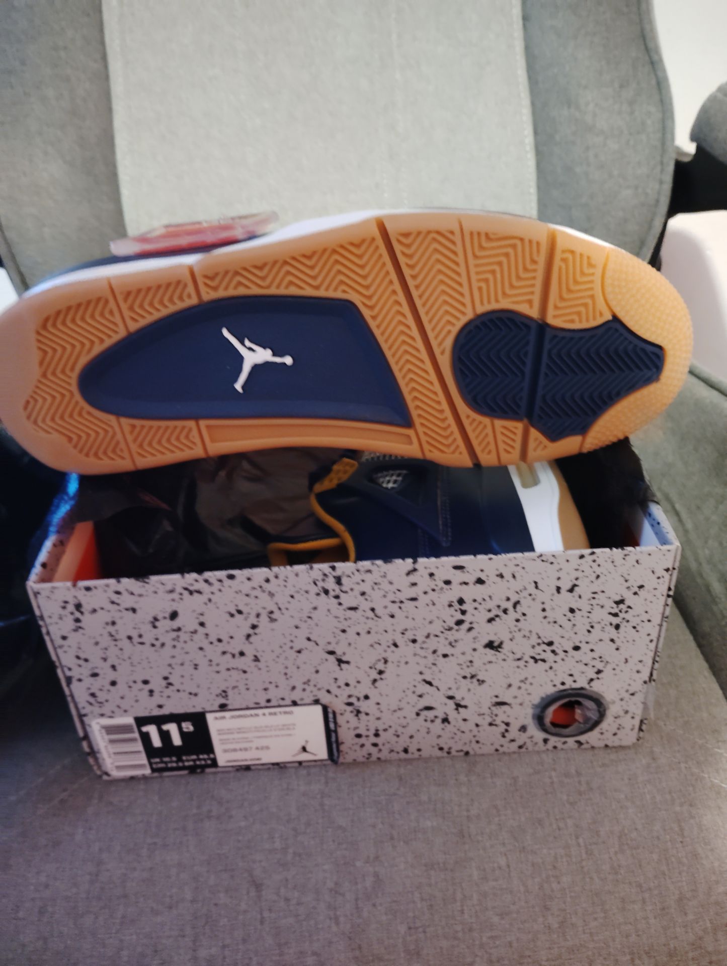 Jordan Retro 4 Mid Navy & Metallic Gold - photo 3