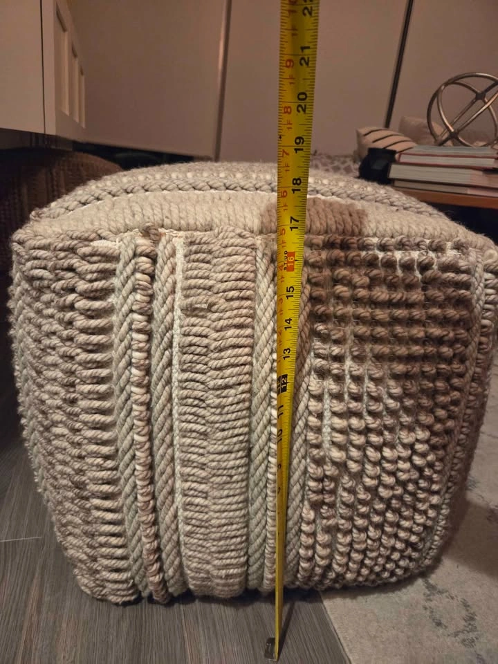 2 Pouf Ottomans - photo 3