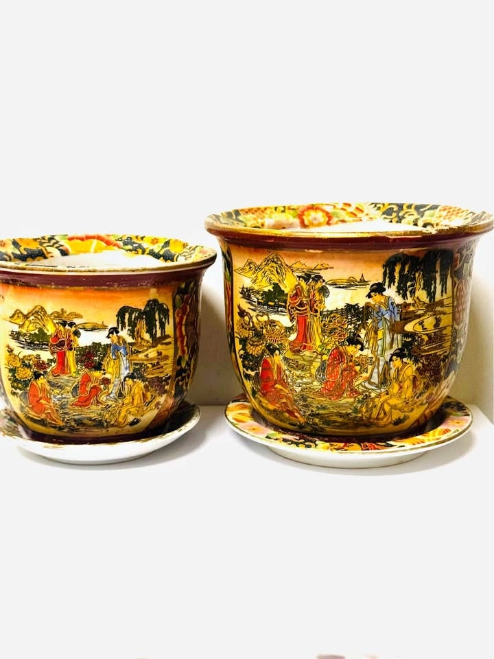 Two Small Oriental Planters Set
