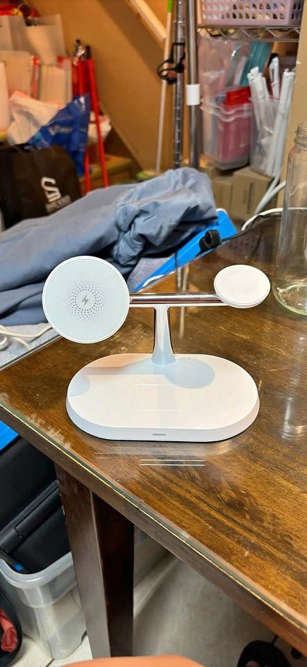 3-in-1 Wireless Charging Station