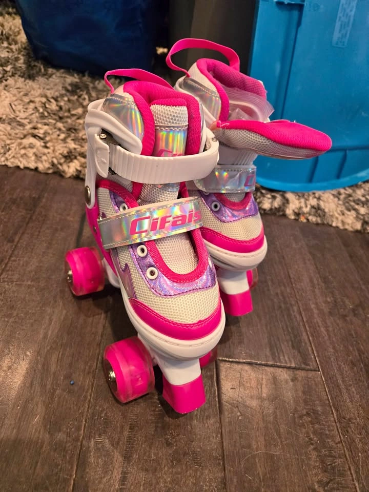 Girls Adjustable Rollerskate size 9-12