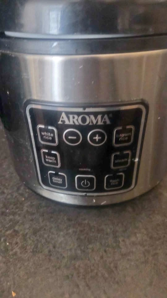 Aroma 8-Cup Digital Rice Cooker & Steamer