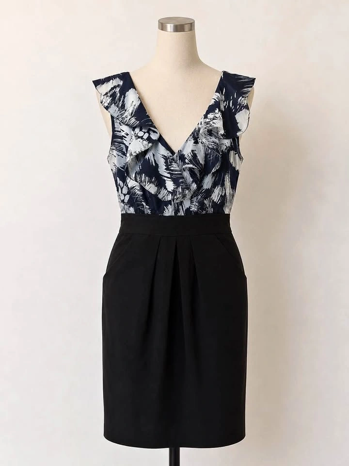 Women's Sleeveless V-Neck Ruffle Dress Small