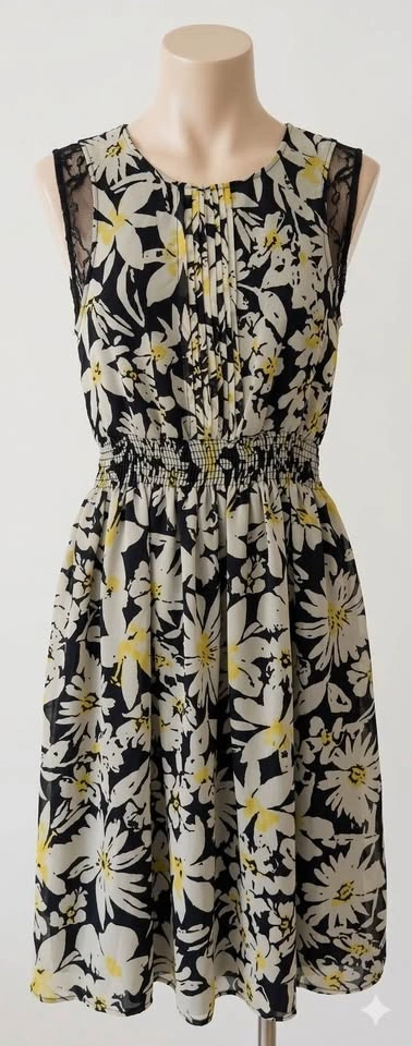 Women's Floral Lace Detail Dress XS