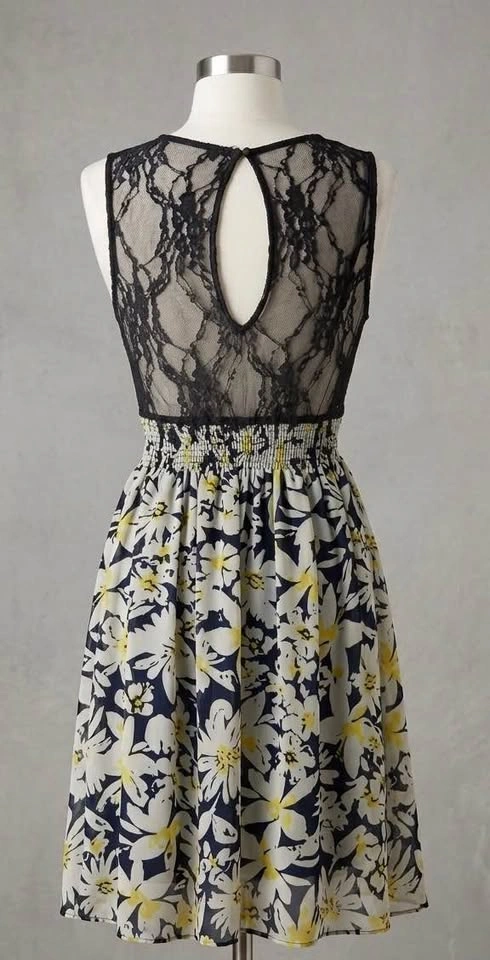 Women's Floral Lace Detail Dress XS - photo 2