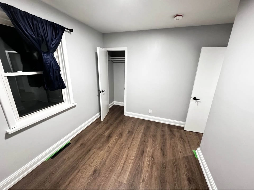 3 Beds 2 Baths - Apartment - photo 5