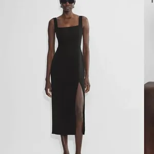 Buy and sell used "aritzia dresses" in Toronto | Karrot Buy and sell used "aritzia dresses" in Toronto | Karrot