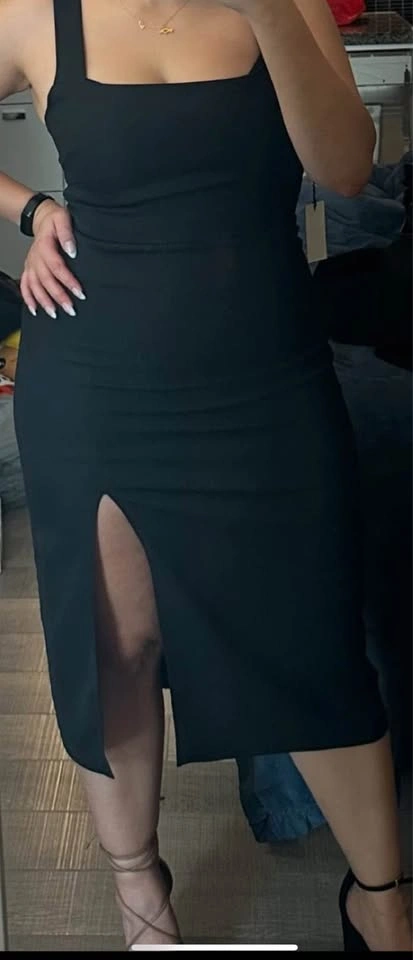 Aritzia 90s Slit Midi Dress - Size 10