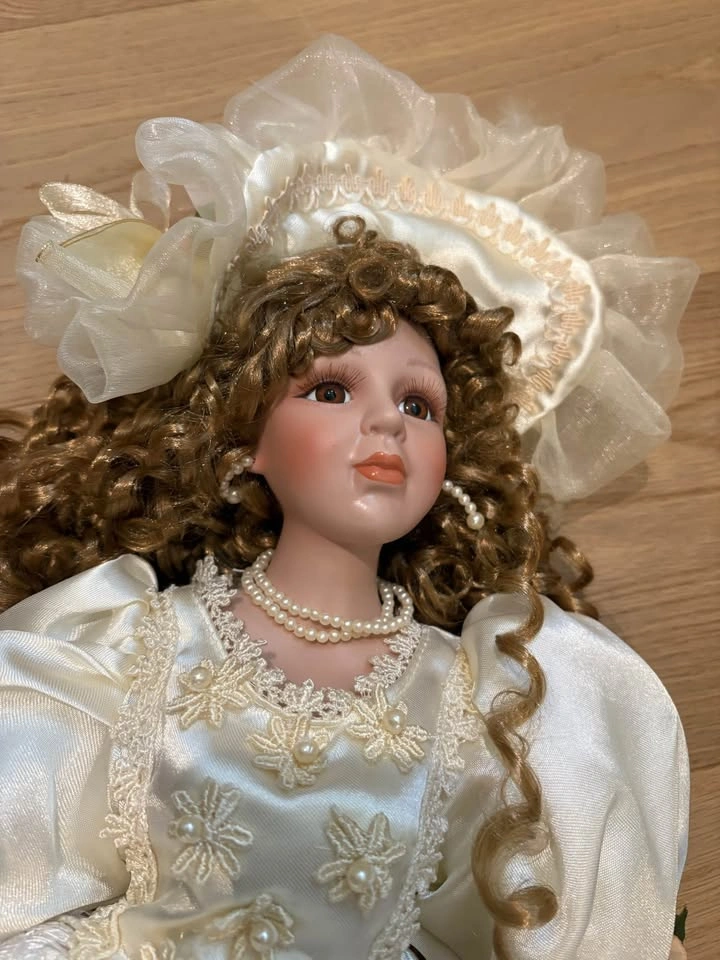 Century Collection Porcelain Doll - photo 4