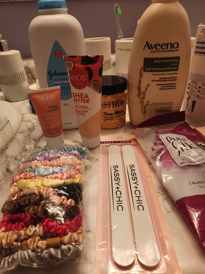 New Beauty & Personal Care Bundle - Lotions, Hair Dye, Scrunchie - photo 3