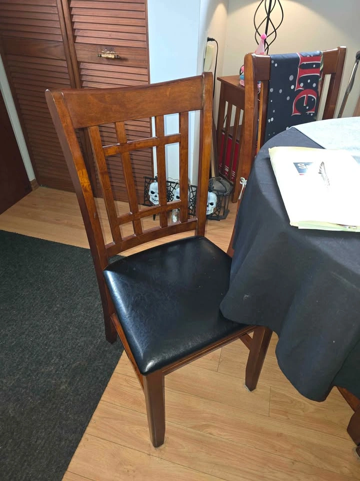 Kitchen Table w/4 chairs - photo 4