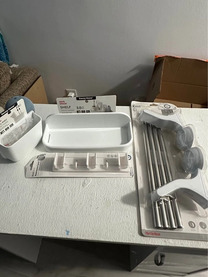 Move Out Sale - Bathroom Organizer Set | Suction Shelf + Adhesiv - photo 2