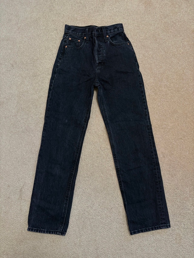 Women's Aritzia Jeans in Black