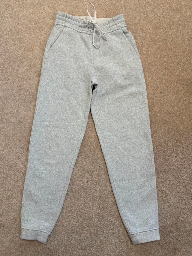 Lululemon Scuba Jogger in Light Heather Grey