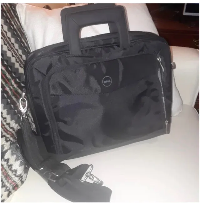 DELL black laptop carrying case 15"×13" image indicator(3)