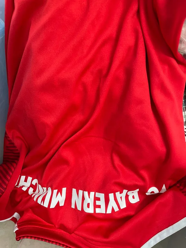 Bayern Munich soccer jersey image indicator(3)