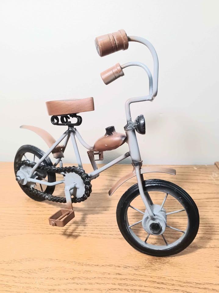 Vintage Hand Crafted Metal Motorcycle - photo 5