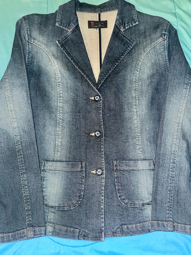 Valentino Ruby Italy Denim Jacket - Size L (fits M) - photo 2