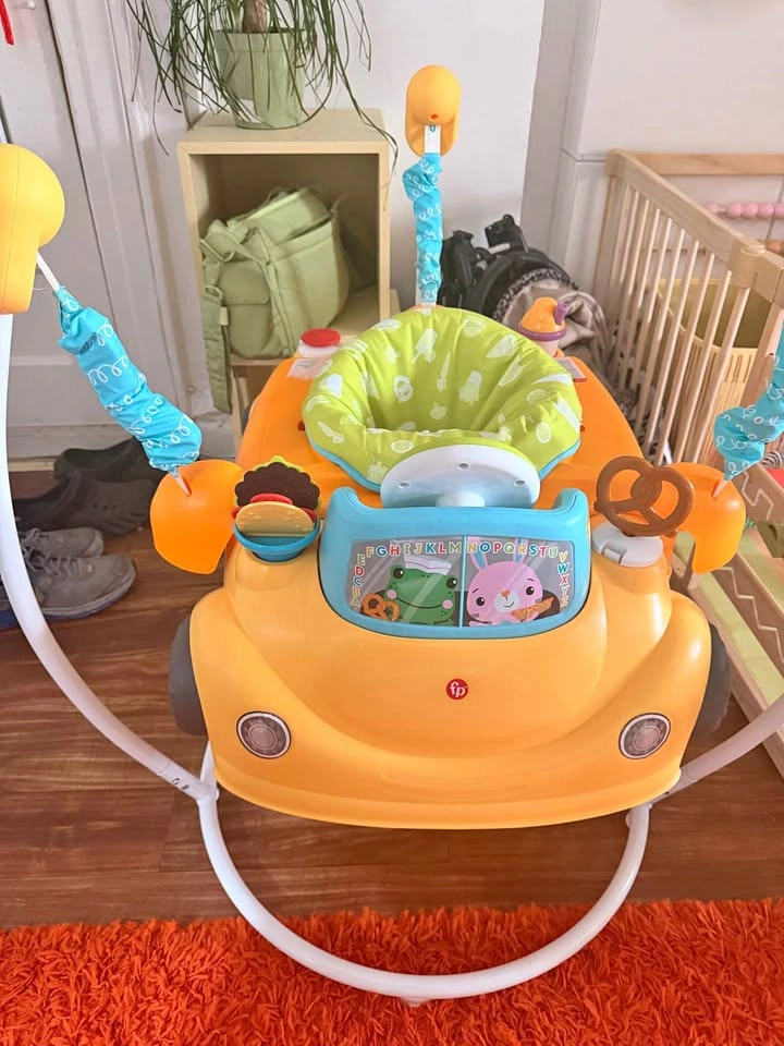 Fisher Price Jumper Grows With Baby!