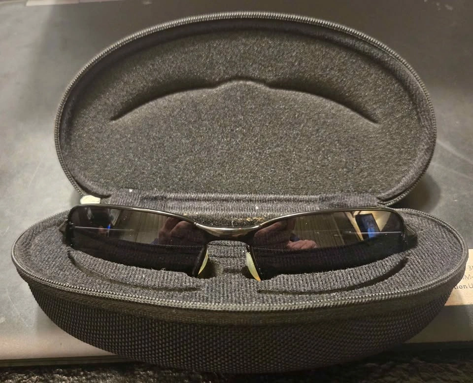 Oakley C Wire Classic sunglasses. $70. - photo 5