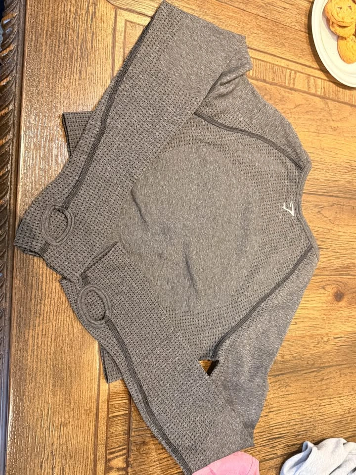 Gymshark Grey Long Sleeve Workout Top M - photo 2