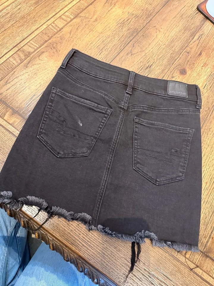 American Eagle Black Distressed Denim Mini Skirt US 0 - photo 2