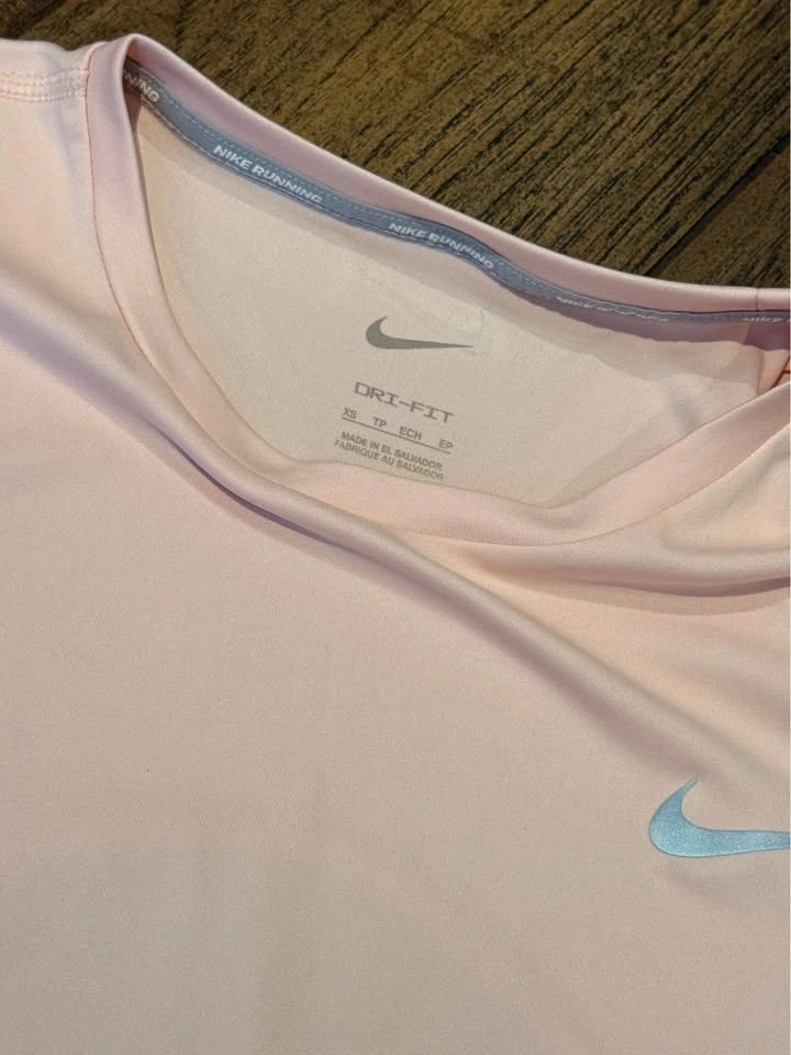 Nike Dri-Fit Pink Running Shirt XS - photo 2