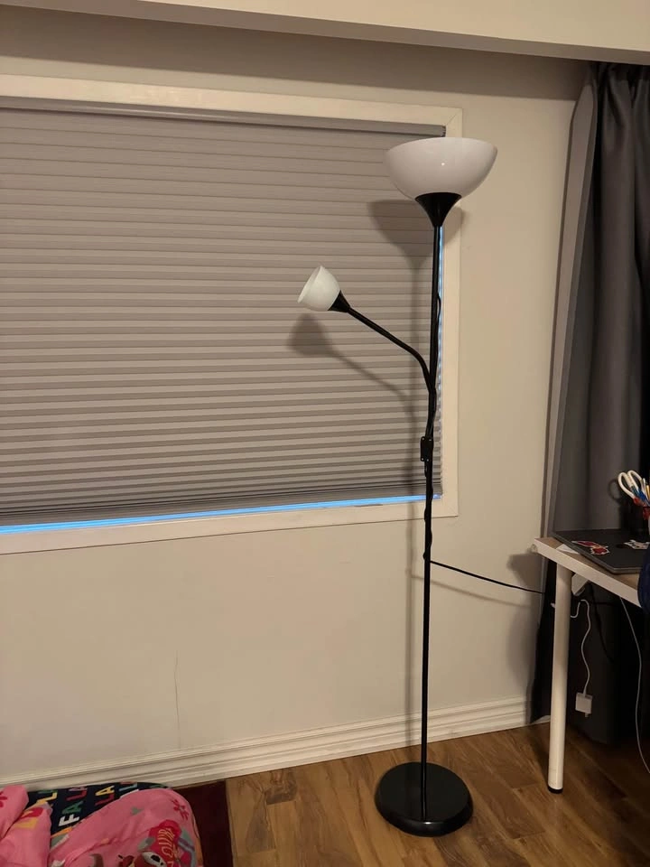 IKEA Floor Lamp + Small Bulb + Big smart Bulb - photo 2
