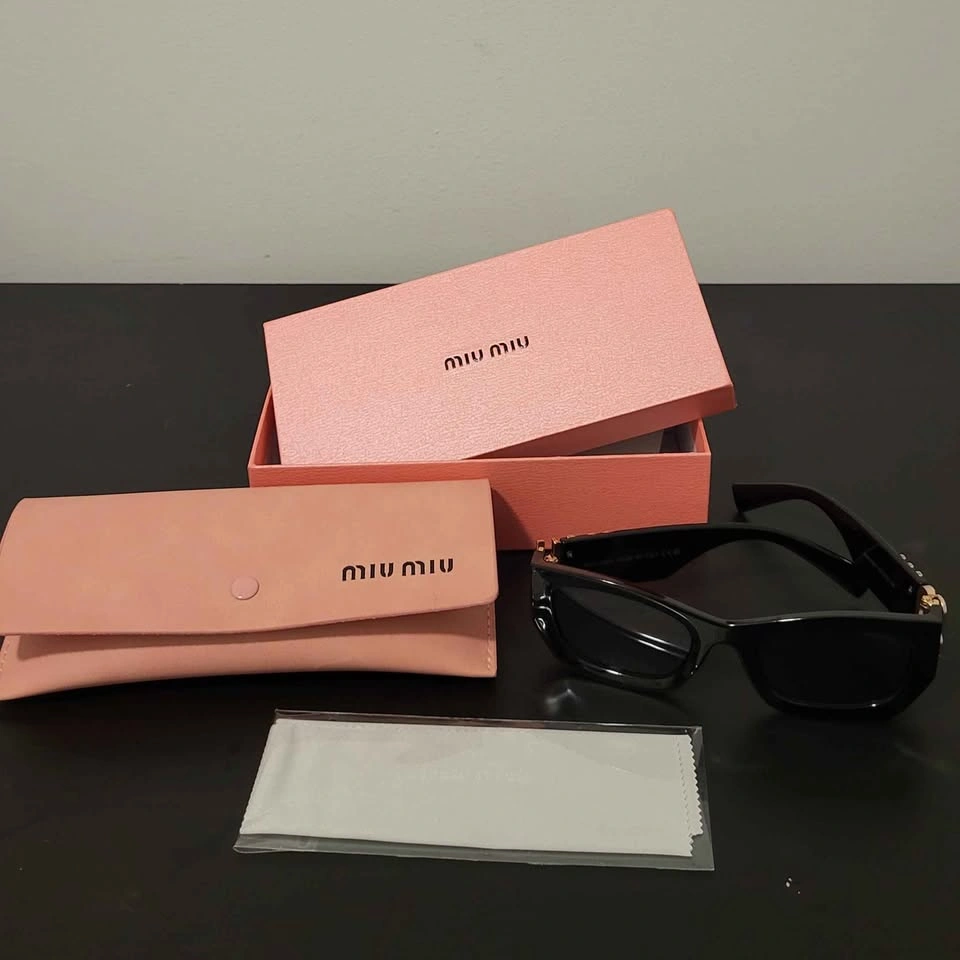 Miu Miu Glimpse Sunglasses (Black/Gold) - photo 3