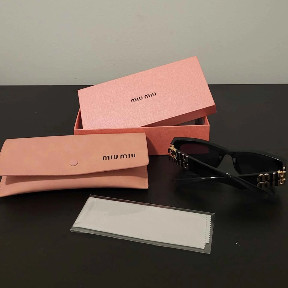 Miu Miu Glimpse Sunglasses (Black/Gold) - photo 4