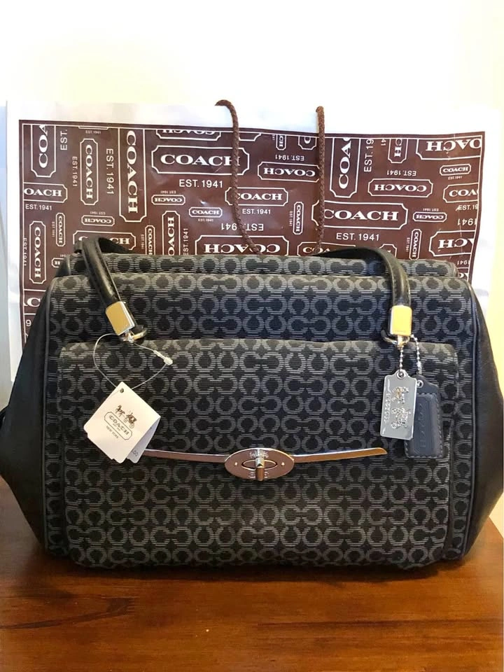 COACH BAG - NEW !!!