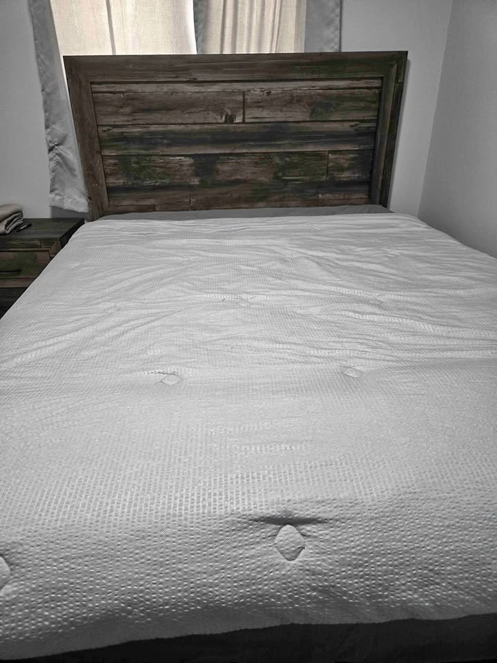 Queen Bed Set - Mattress, Box Spring & Frame