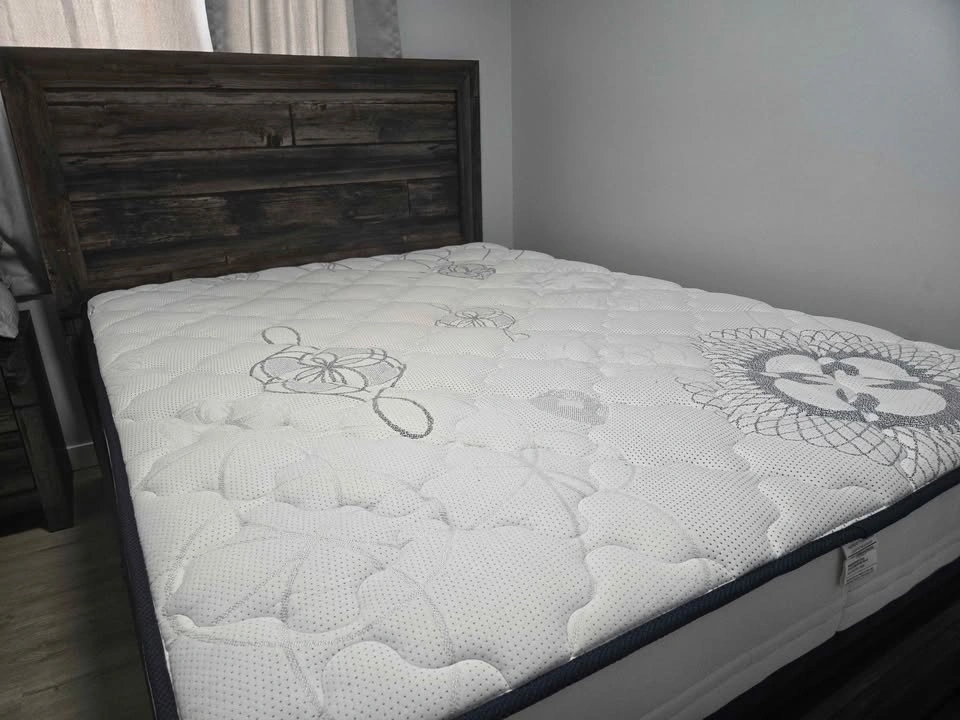Queen Bed Set - Mattress, Box Spring & Frame - photo 3