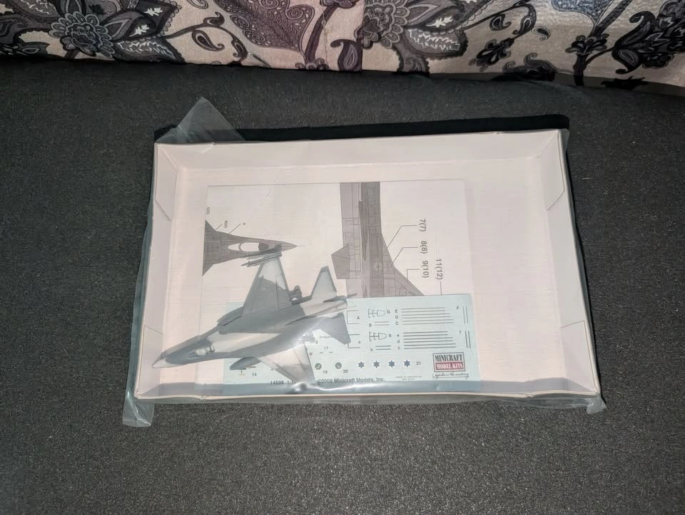 Partially Built Model Airplanes + Car Kit – Great Project or Par - photo 5