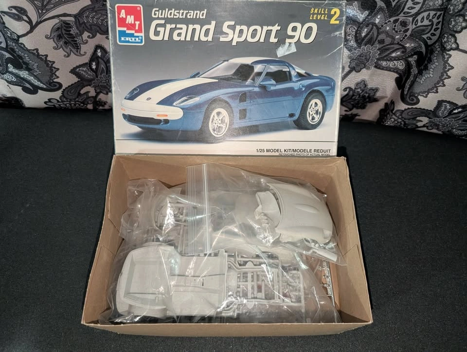 Various Plastic Car Models - photo 2