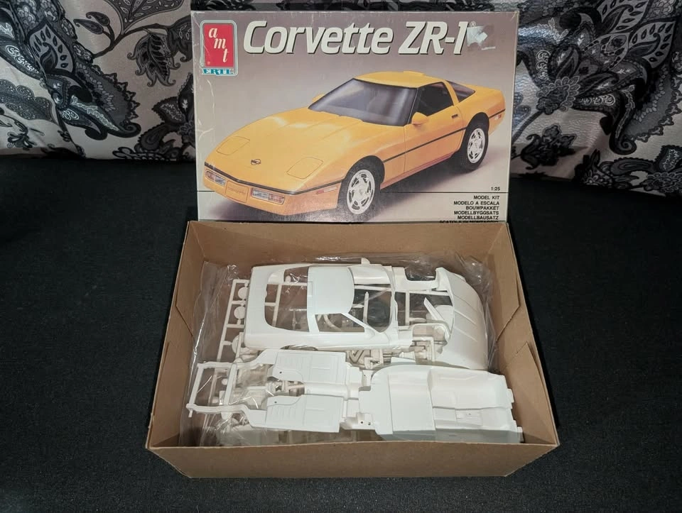 Various Plastic Car Models - photo 4