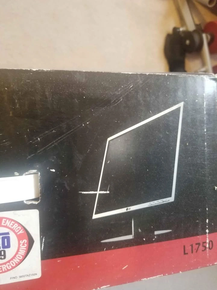 LG LCD 17" Computer Monitor - photo 3