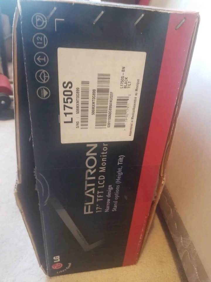 LG LCD 17" Computer Monitor - photo 5