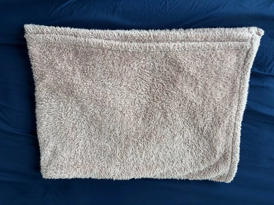 Cozy Throw Blankets – 4 Available (Soft, Stylish) - photo 4