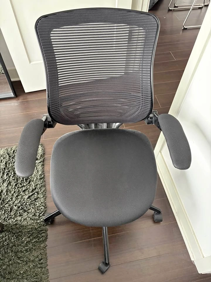 Ergonomic Office Chair – Mesh Back, Adjustable Height