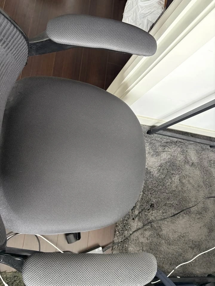 Ergonomic Office Chair – Mesh Back, Adjustable Height - photo 3