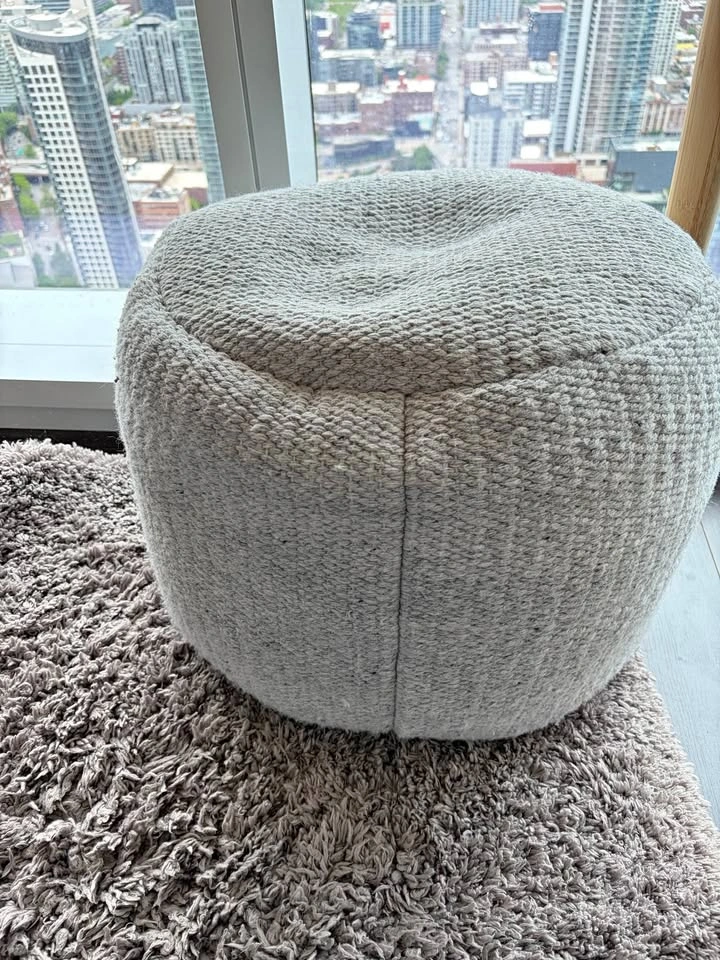 Round Knit Pouf / Ottoman – Neutral Gray – Cozy Decor
