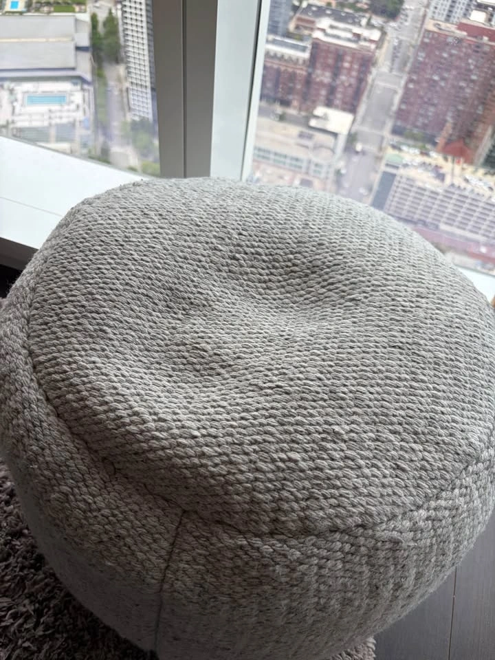 Round Knit Pouf / Ottoman – Neutral Gray – Cozy Decor - photo 2