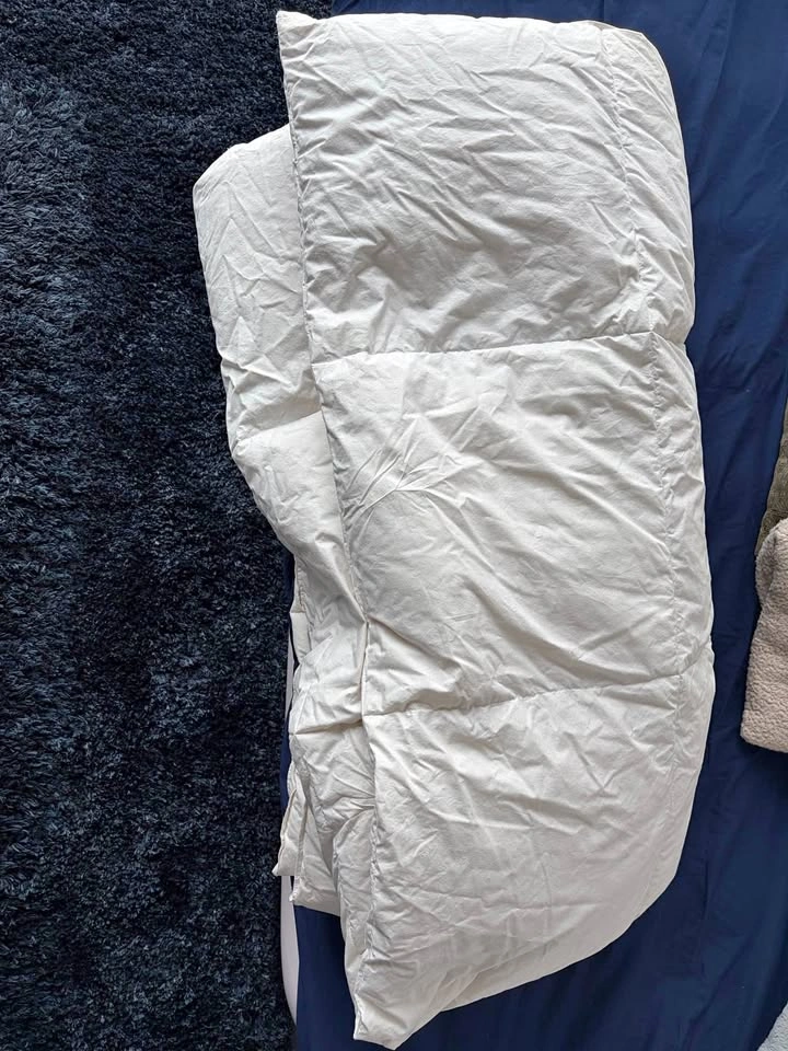 White Comforter / Duvet – Cozy & Lightweight