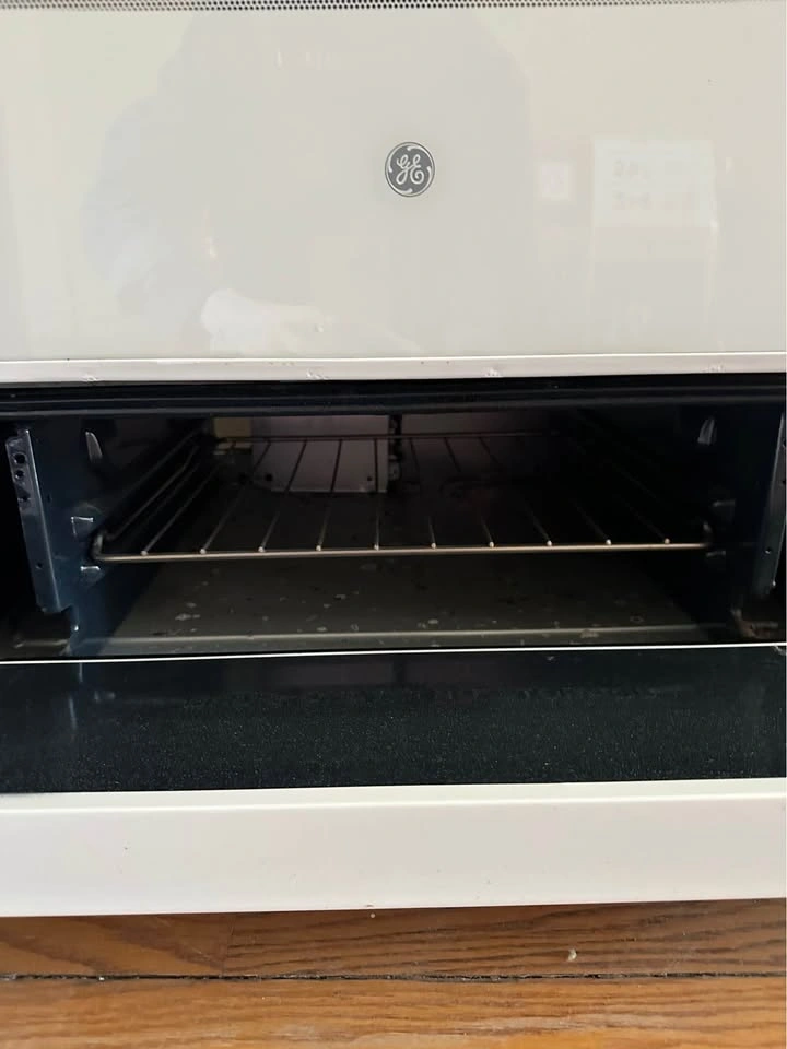 GE Gas Oven White - photo 4