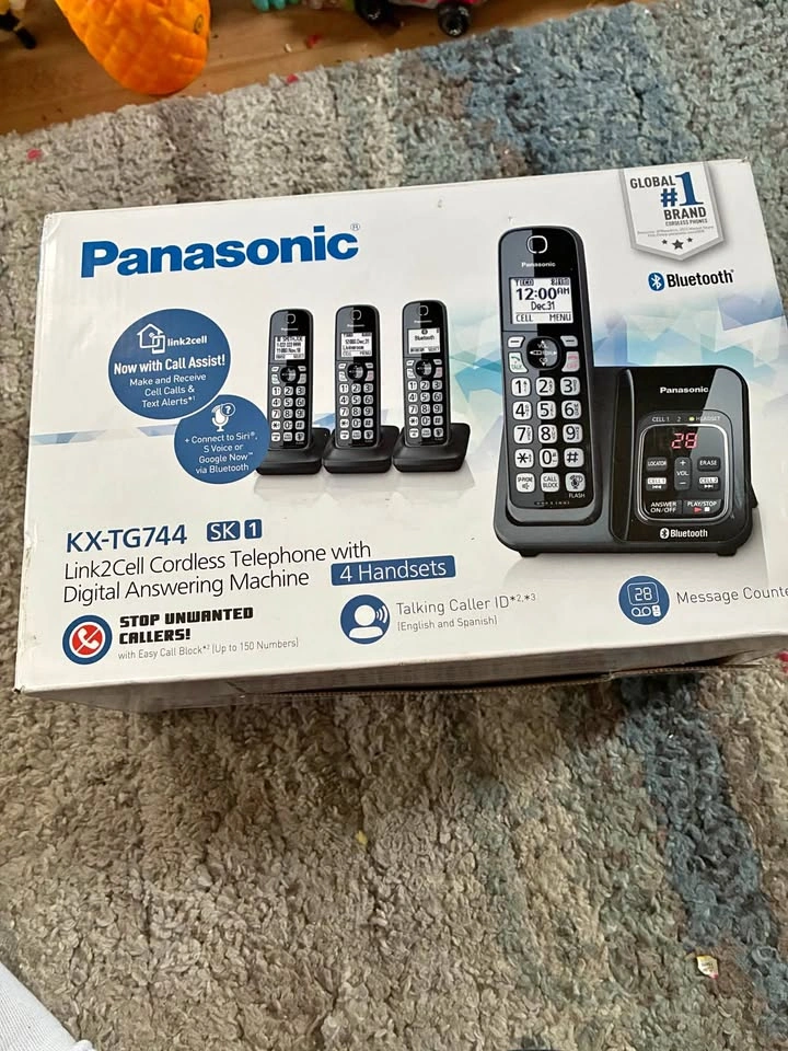 Panasonic KX-TG744 Cordless Phone System w/ Answering Machine