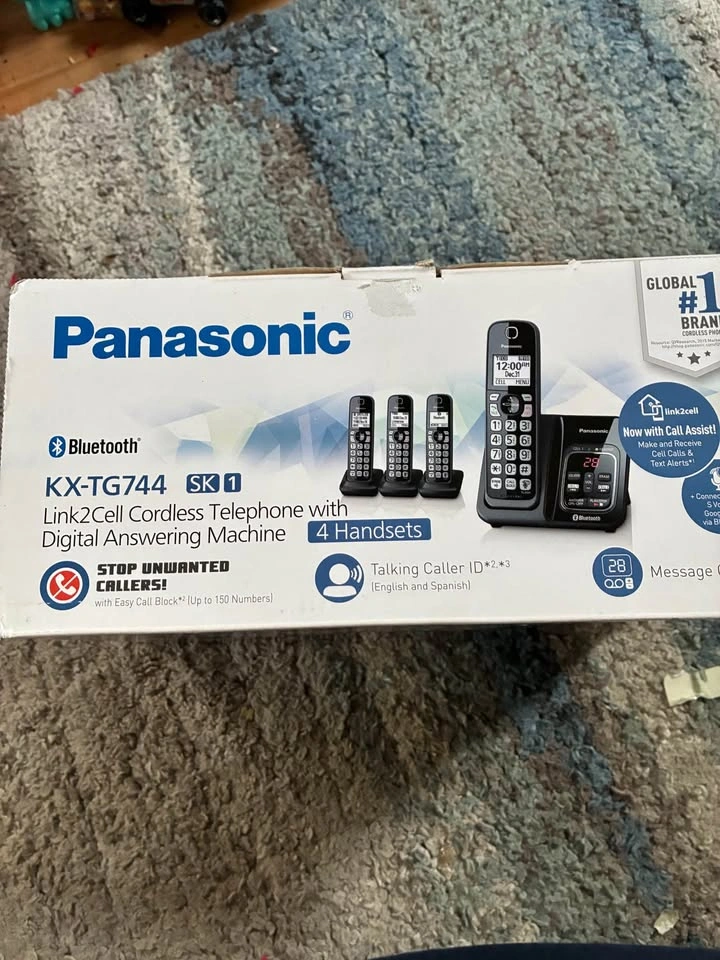 Panasonic KX-TG744 Cordless Phone System w/ Answering Machine - photo 5