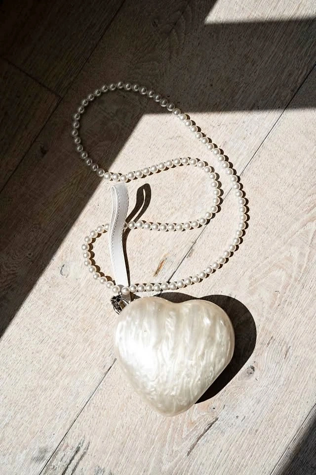 Heart Pearl Wedding Clutch